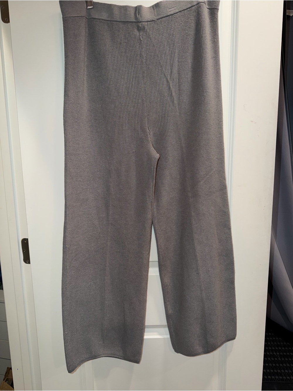 Gray Ribbed Wide-Leg Knit Pants - Picture 3 of 6